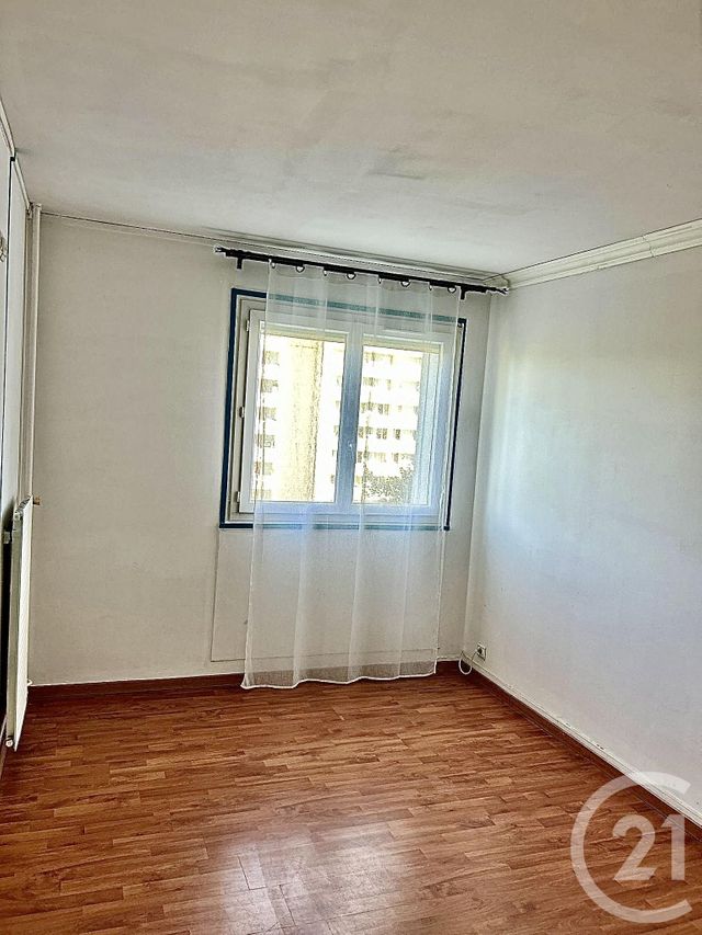 Appartement F4 à vendre - 4 pièces - 84.02 m2 - BOISSY ST LEGER - 94 - ILE-DE-FRANCE - Century 21 Agence Du Morbras