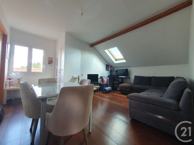 Appartement F3 à vendre - 3 pièces - 46.8 m2 - LIMEIL BREVANNES - 94 - ILE-DE-FRANCE - Century 21 Agence Du Morbras