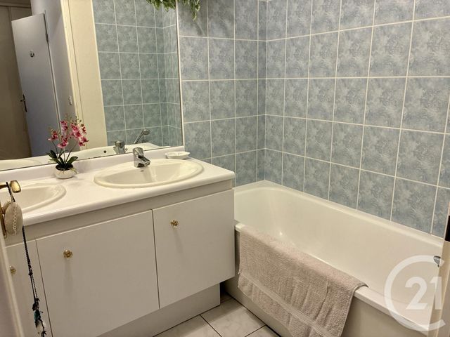 Appartement à vendre - 3 pièces - 70.11 m2 - BOISSY ST LEGER - 94 - ILE-DE-FRANCE - Century 21 Agence Du Morbras