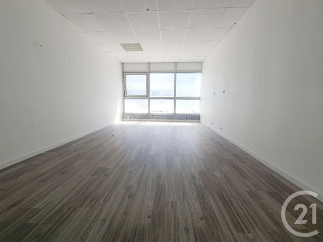 entreprise à louer - 18.82 m2 - BOISSY ST LEGER - 94 - ILE-DE-FRANCE - Century 21 Agence Du Morbras