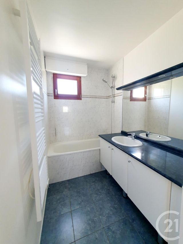 Appartement F3 à vendre - 3 pièces - 64.02 m2 - LIMEIL BREVANNES - 94 - ILE-DE-FRANCE - Century 21 Agence Du Morbras