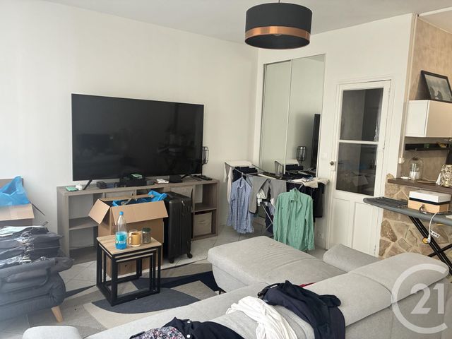 Appartement Studio à louer BOISSY ST LEGER