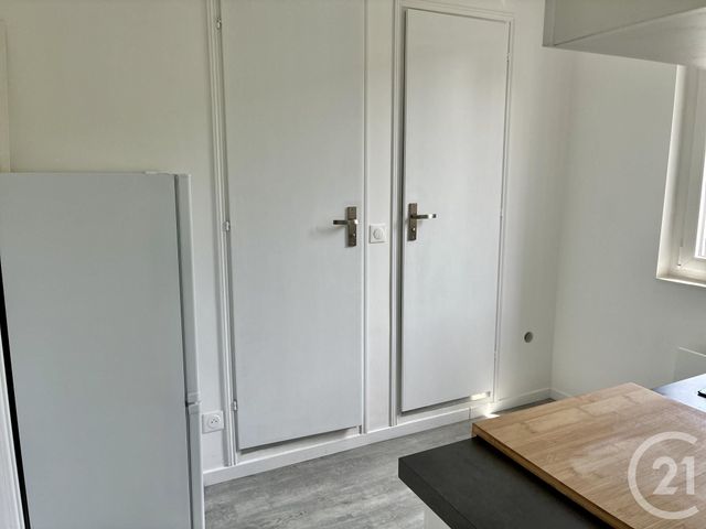 Appartement T1 à louer - 1 pièce - 19.0 m2 - SUCY EN BRIE - 94 - ILE-DE-FRANCE - Century 21 Agence Du Morbras