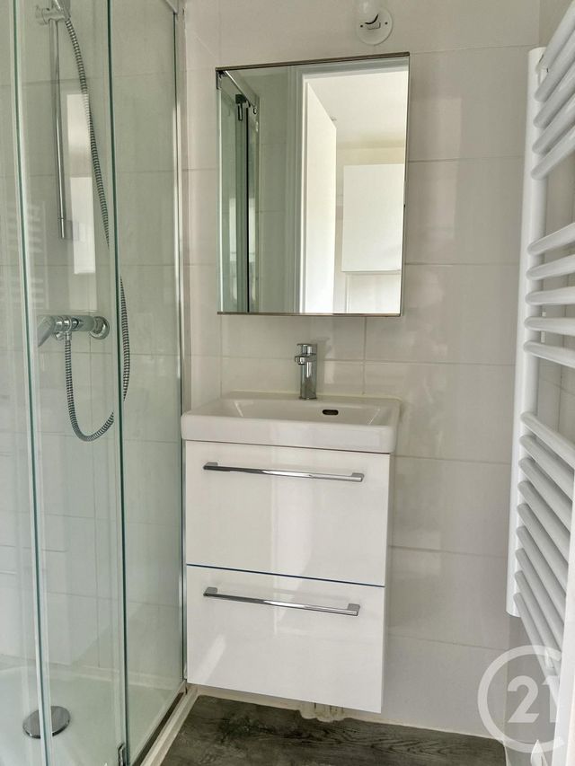 Appartement T1 à louer - 1 pièce - 19.0 m2 - SUCY EN BRIE - 94 - ILE-DE-FRANCE - Century 21 Agence Du Morbras