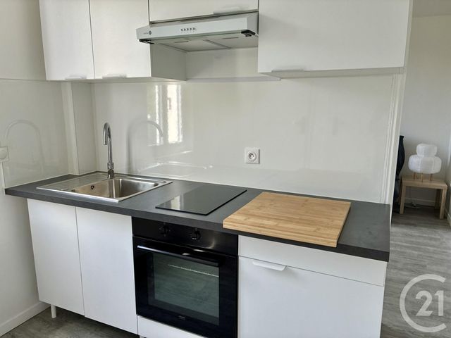 Appartement T1 à louer - 1 pièce - 19.0 m2 - SUCY EN BRIE - 94 - ILE-DE-FRANCE - Century 21 Agence Du Morbras