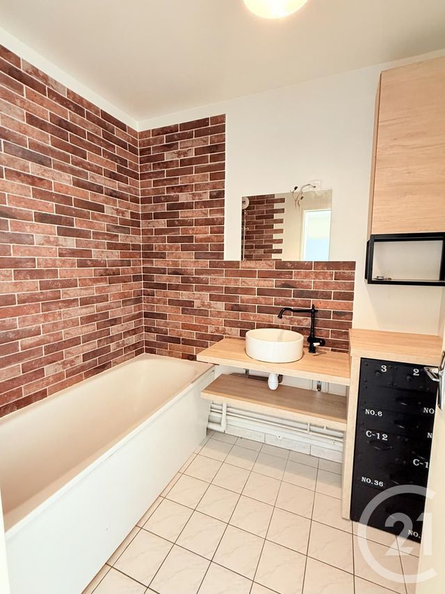 Appartement F2 à louer - 2 pièces - 45.56 m2 - SUCY EN BRIE - 94 - ILE-DE-FRANCE - Century 21 Agence Du Morbras