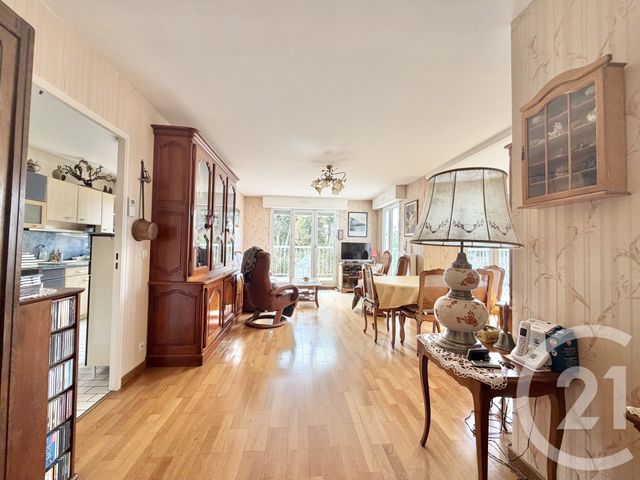 Appartement F4 à vendre - 4 pièces - 87.64 m2 - LE PLESSIS TREVISE - 94 - ILE-DE-FRANCE - Century 21 Agence Du Morbras