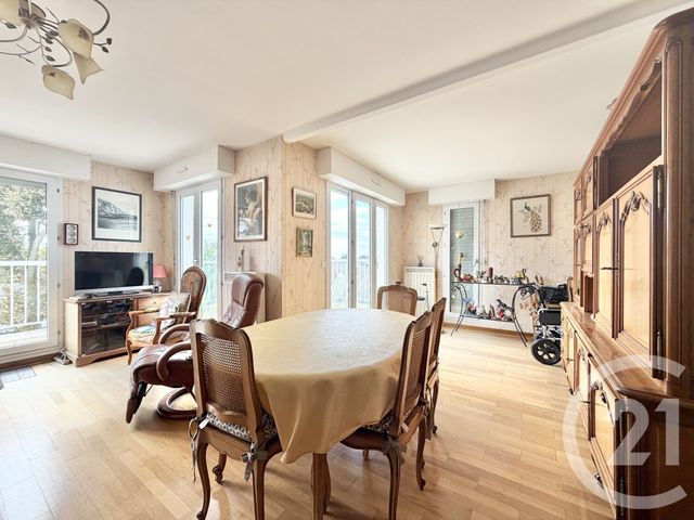 Appartement F4 à vendre - 4 pièces - 87.64 m2 - LE PLESSIS TREVISE - 94 - ILE-DE-FRANCE - Century 21 Agence Du Morbras